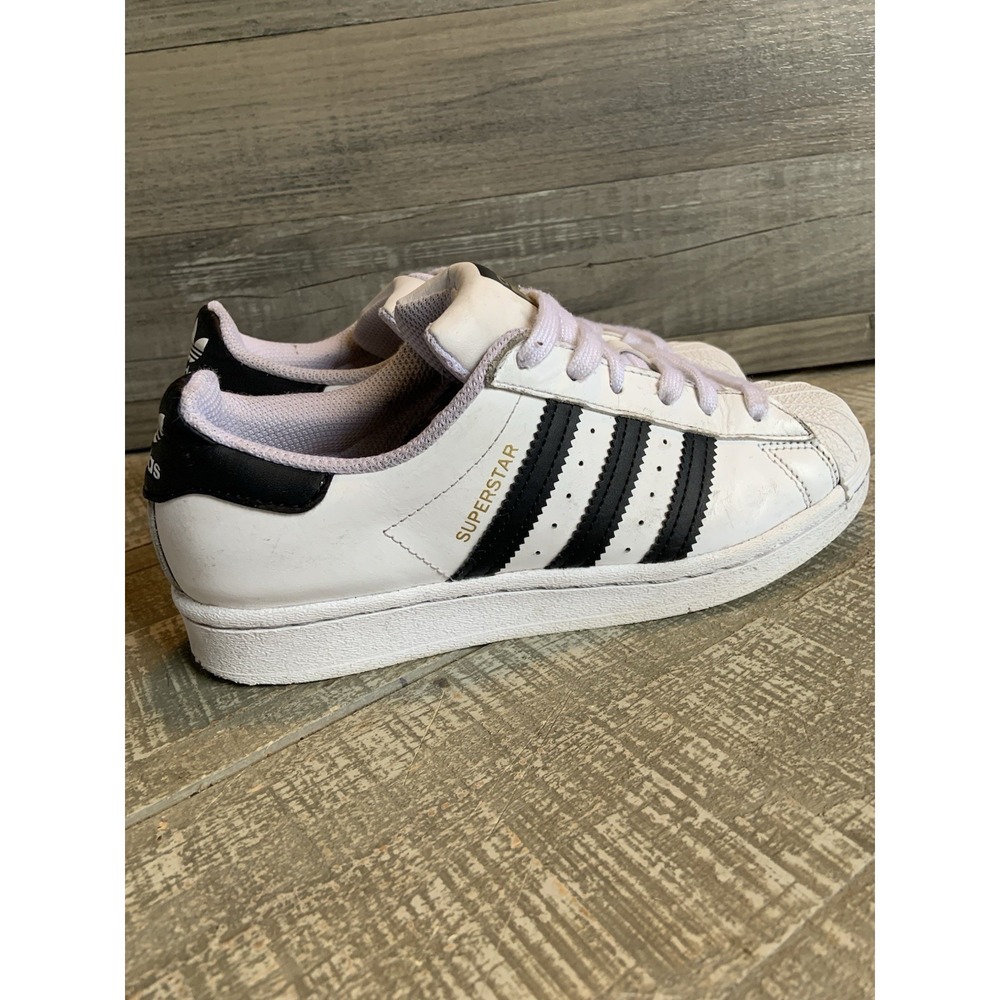 Adidas Superstar J Shoes Youth Size 4 White Black Shell Toe Sneakers‎ FU7712